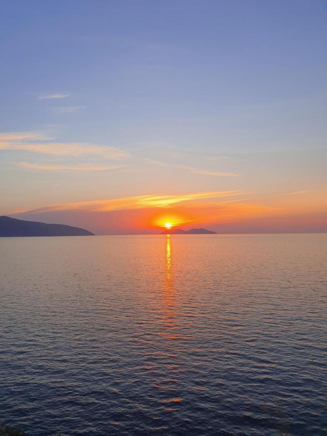 Deni Sea View *